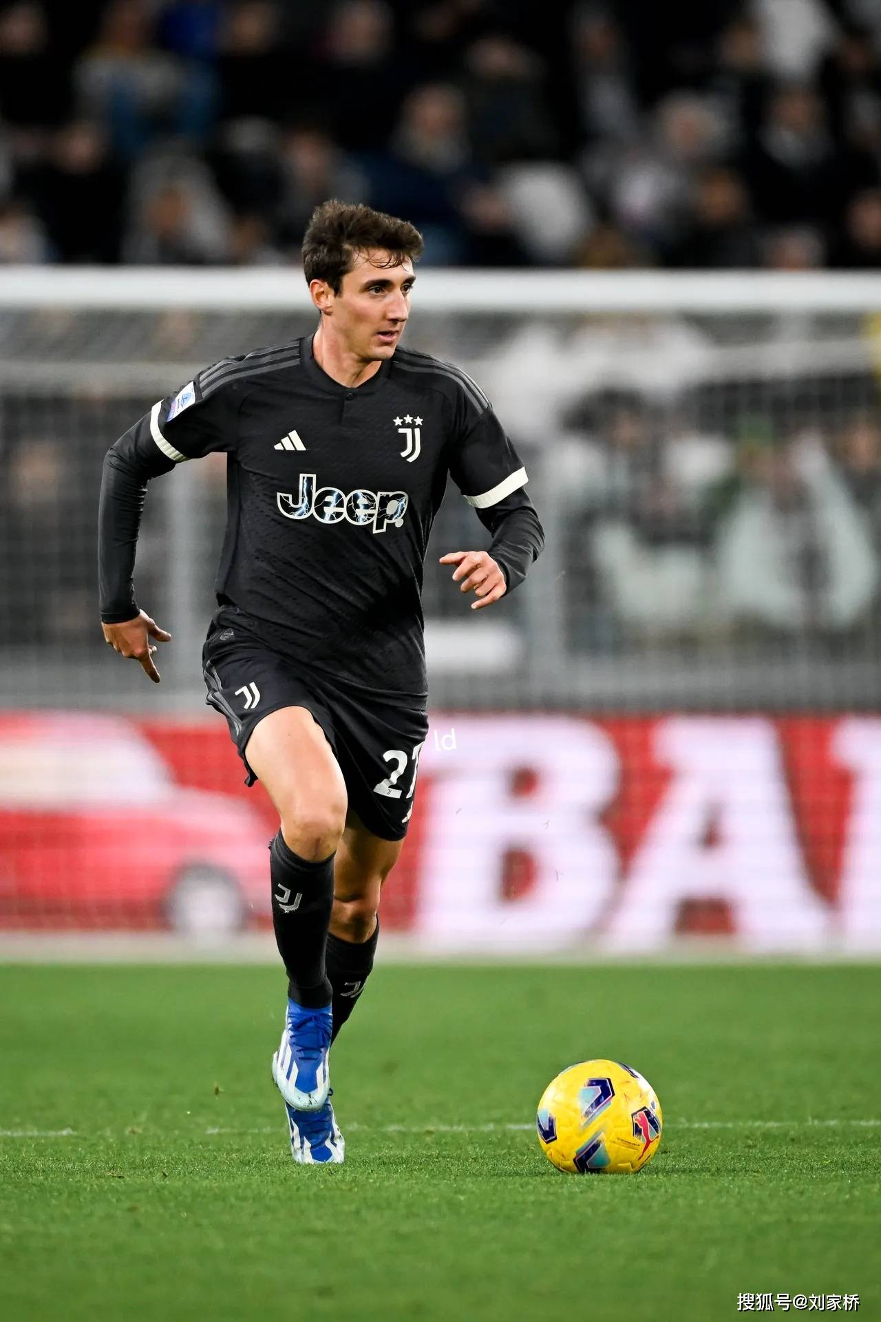 尤文关键一役惨遭绝杀，球迷难掩失望，不过工程计划基本男人.