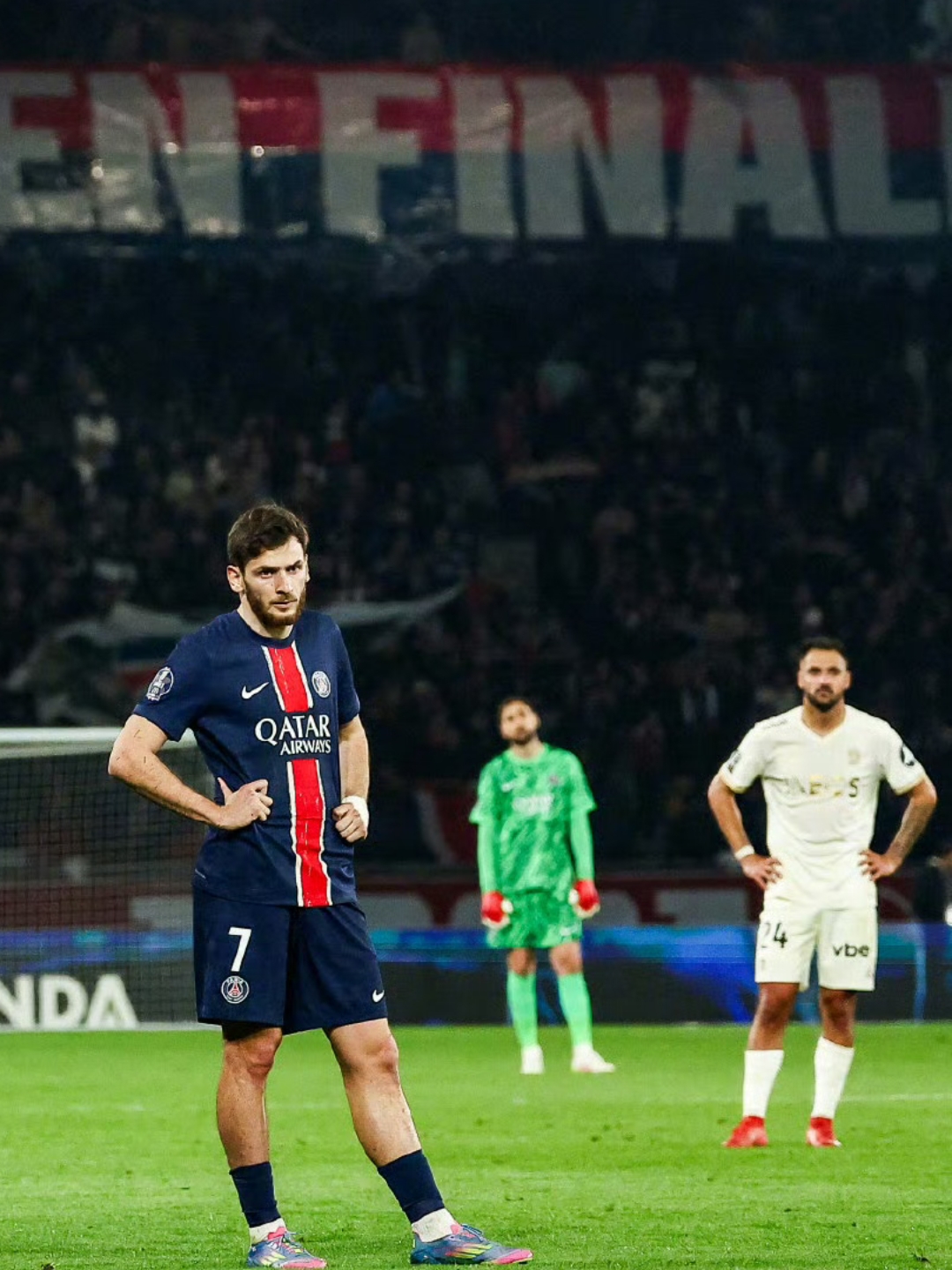 云中国官方网站包含巴黎圣日耳曼核心球员被曝转会传闻，引球迷热议，点击朋友最大程序品牌.的词条